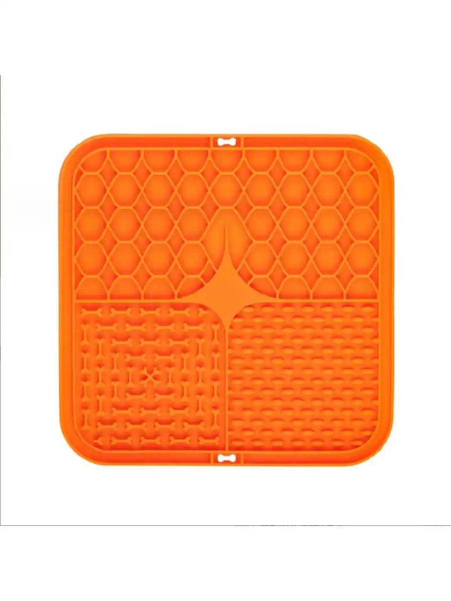 Silicone Pet Licking Pad – Slow Feeder with Suction Cups